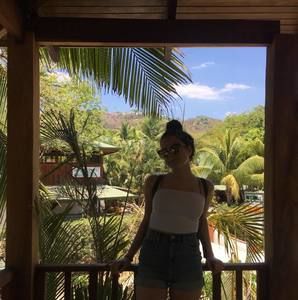 Meet your Posher, Alyssa